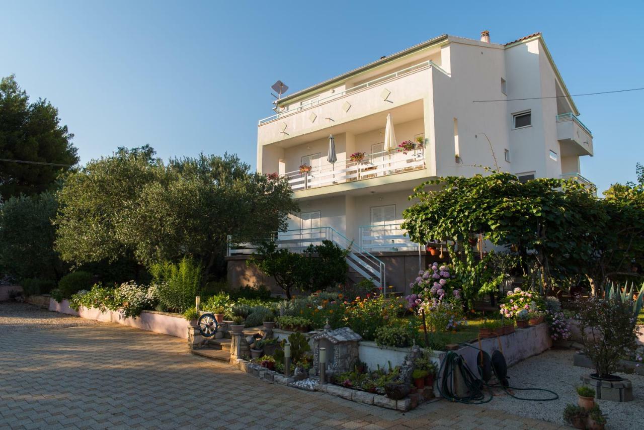 Apartments Villa Lena ซาดาร์ ภายนอก รูปภาพ