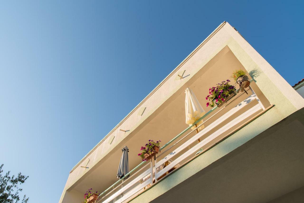 Apartments Villa Lena ซาดาร์ ภายนอก รูปภาพ